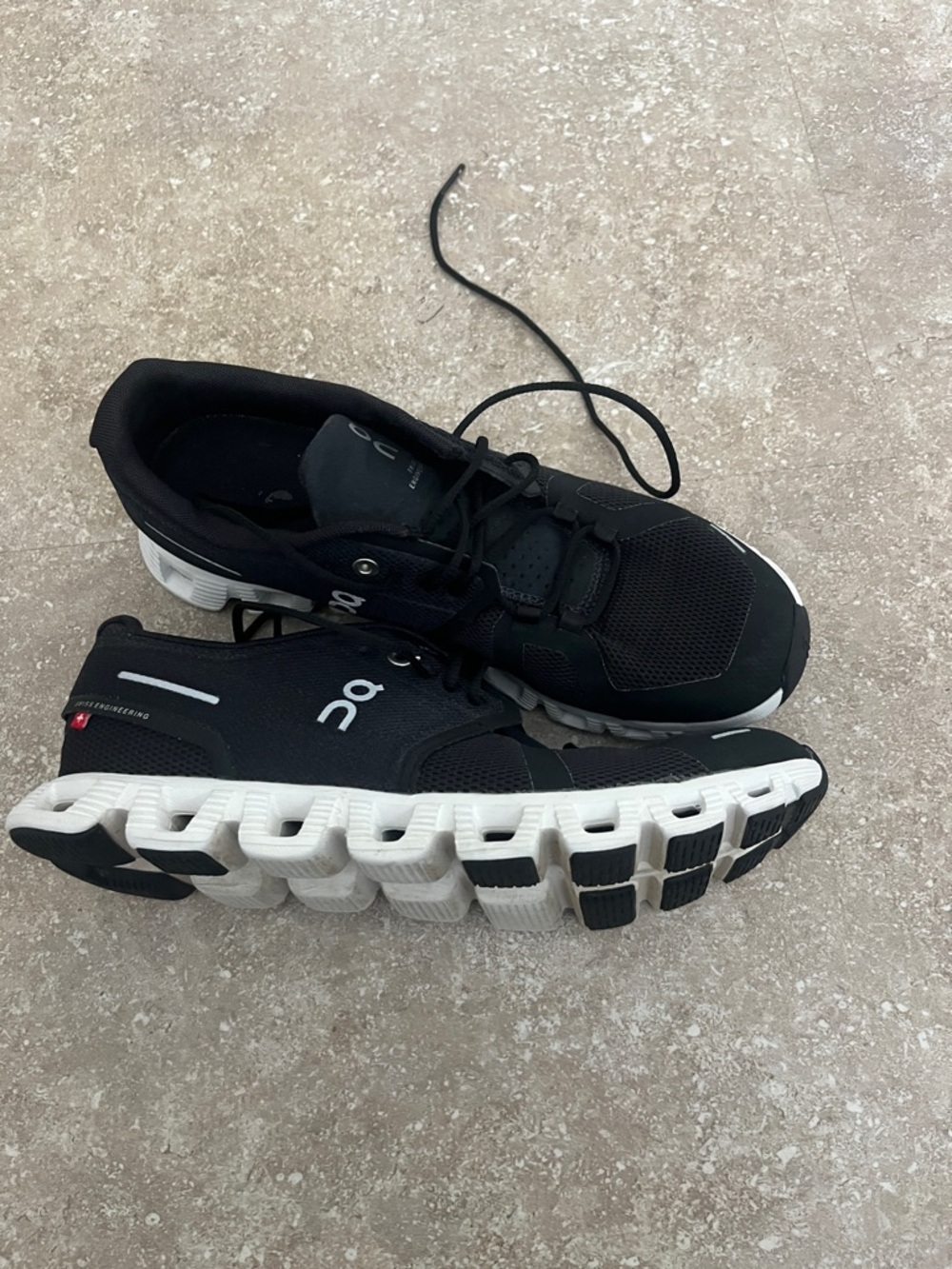 On Running Sneakers 7.5 men’s worn a few times